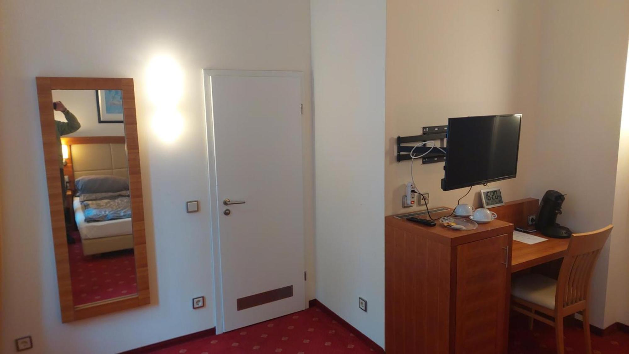 Die Villa, Zimmer 17, Dz Leverkusen Bagian luar foto